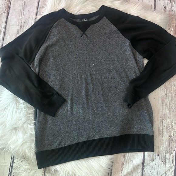 Men Long Sleeve Crew Neck Sweater Size XL - Picture 1 of 4